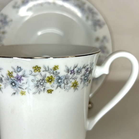 O657 Elegance by Dynasty China 2pc Footed Cup and Saucer Set - Picture 5 of 5